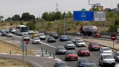 Comienza la gran operación salida: la DGT prevé 6,9 millones de desplazamientos por carretera Comienza la gran operación salida: la DGT prevé 6,9 millones de desplazamientos por carretera