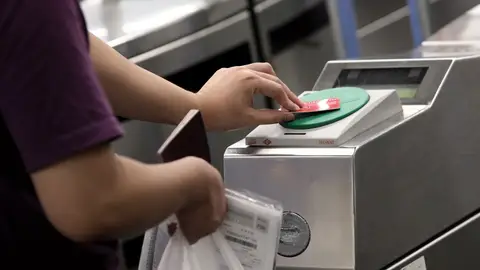 El bono transporte llega al móvil: así es como puedes activarlo El bono transporte llega al móvil: así es como puedes activarlo