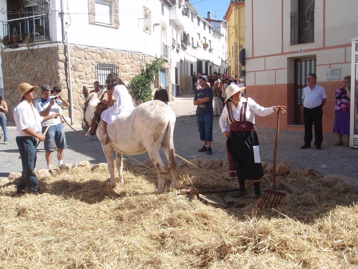 Jarandilla de la Vera recuperará labores tradicionales este sábado en la XIX Jornada de los Antiguos Oficios Jarandilla de la Vera recuperará labores tradicionales este sábado en la XIX Jornada de los Antiguos Oficios