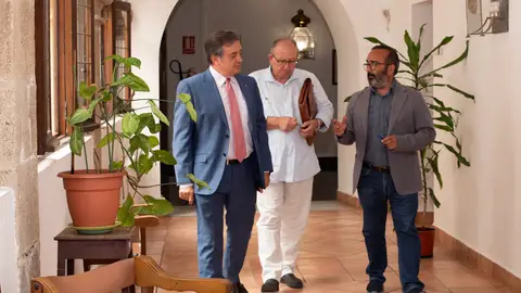 Diputación y el Colegio de Médicos renuevan su colaboración para una nueva edición del “Programa de Educación para la Salud” Diputación y el Colegio de Médicos renuevan su colaboración para una nueva edición del “Programa de Educación para la Salud”