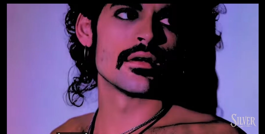 Rock&roll, glam y country con letras reveladoras en el primer LP del artista pilareño Silver: Templo I Rock&roll, glam y country con letras reveladoras en el primer LP del artista pilareño Silver: Templo I