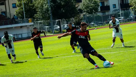 Abdón Prats, en el partido amistoso del Real Mallorca ante el Calcio, en Austria. Abdón Prats, en el partido amistoso del Real Mallorca ante el Calcio, en Austria.