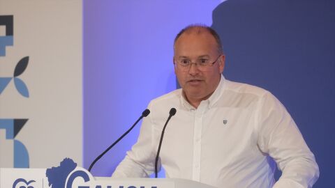 Tellado tacha al Gobierno de Sánchez "parque temático de la corrupción" y avisa: "sus legislaturas no duran 4 años" Tellado tacha al Gobierno de Sánchez "parque temático de la corrupción" y avisa: "sus legislaturas no duran 4 años"