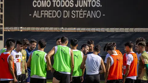 El Valencia viajará a Alemania esta tarde para medirse ante el Borussia Mönchengladbach El Valencia viajará a Alemania esta tarde para medirse ante el Borussia Mönchengladbach