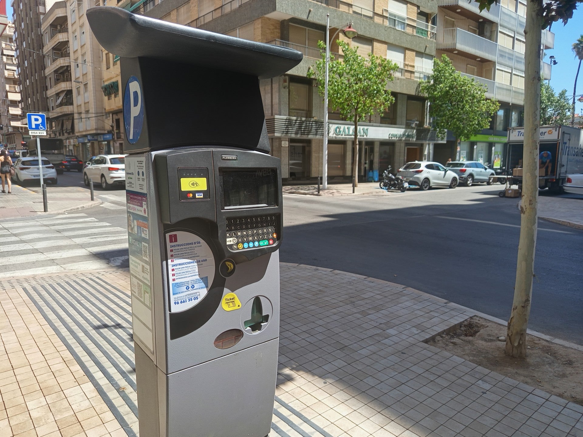 Comienza el servicio de aparcamiento gratuito en la zona azul de Elche durante el mes de agosto Comienza el servicio de aparcamiento gratuito en la zona azul de Elche durante el mes de agosto