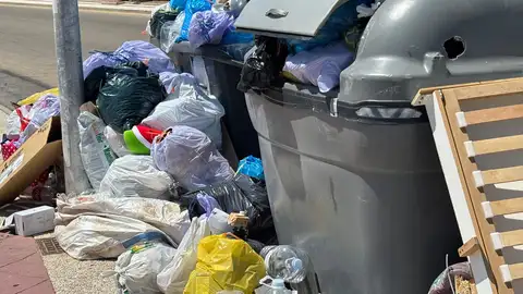 Vecinos de Orihuela costa califican de "insuficiente" la mejora en los servicios municipales durante este verano Vecinos de Orihuela costa califican de "insuficiente" la mejora en los servicios municipales durante este verano