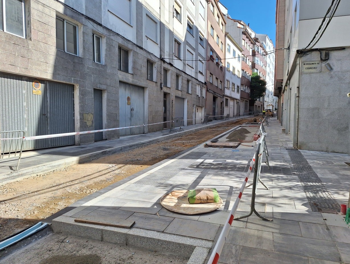 El concello de Santiago señala que las obras de Puente la Reina avanzan "con satisfacción" y afrontan el final de la primera fase El concello de Santiago señala que las obras de Puente la Reina avanzan "con satisfacción" y afrontan el final de la primera fase