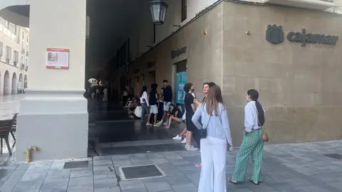 El Pórtico laurentino arranca con la presentación de mairalesas y la campaña peñista El Pórtico laurentino arranca con la presentación de mairalesas y la campaña peñista