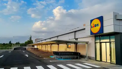 LIDL abrirá 15 tiendas en Aragón tras descartar el centro logístico Imagen de archivo de un supermercado LIidl