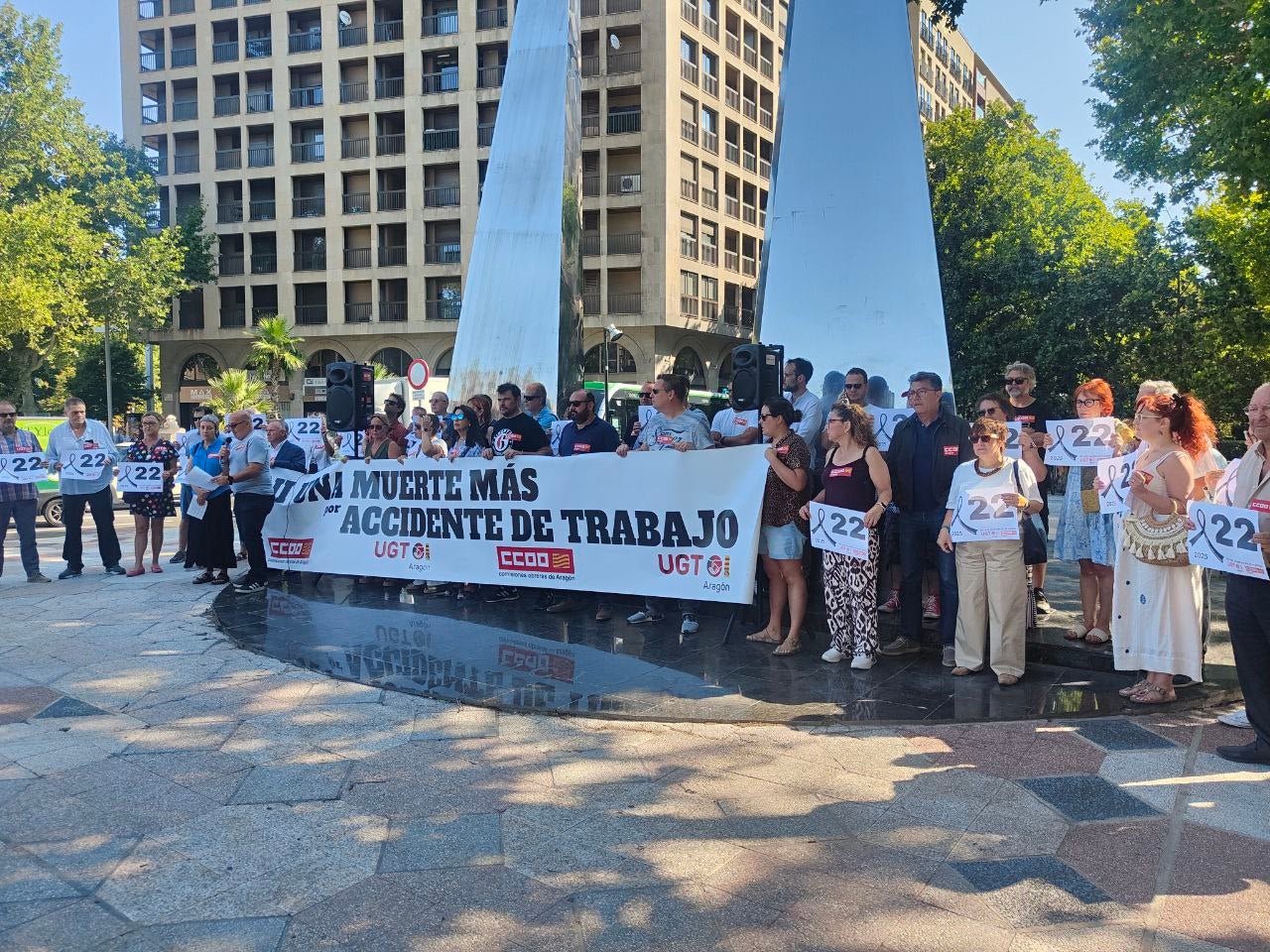 CCOO y UGT se concentran contra los accidentes laborales CCOO y UGT se concentran contra los accidentes laborales