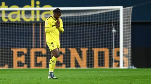 El defensa francés del Villarreal Willy Kambwala. EFE El defensa francés del Villarreal Willy Kambwala. EFE
