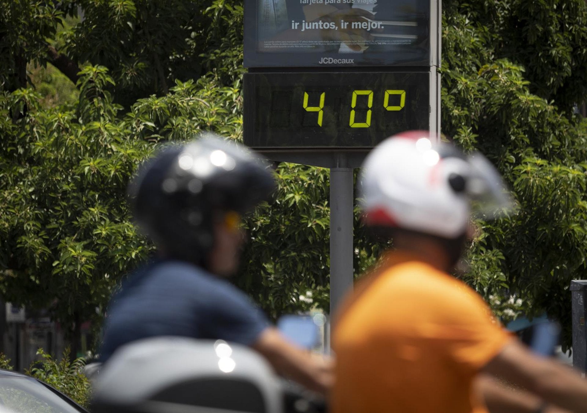 La Aemet lanza un aviso especial por ola de calor hasta el jueves en toda España, excepto cantábrico y Canarias La Aemet lanza un aviso especial por ola de calor hasta el jueves en toda España, excepto cantábrico y Canarias