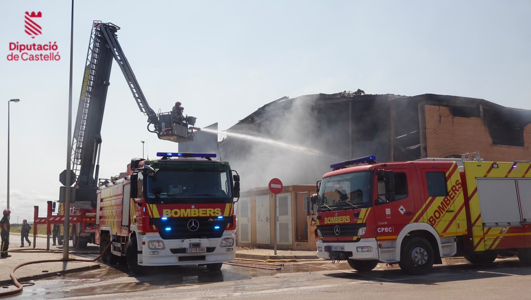 Controlado el incendio en una empresa conservera de Vinaròs Controlado el incendio en una empresa conservera de Vinaròs