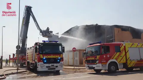 Controlado el incendio en una empresa conservera de Vinaròs Controlado el incendio en una empresa conservera de Vinaròs