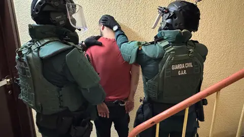 Un confidente de la Ertzaintza, otro del CNI y varios yihadistas: los expulsados de España en 2024 Un confidente de la Ertzaintza, otro del CNI y varios yihadistas: los expulsados de España en 2024