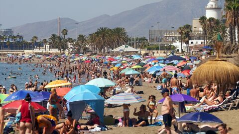 La playa de la Malagueta a rebosar el pasado 29 de julio