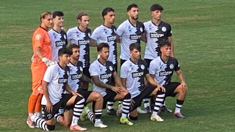 Alineaci&oacute;n de Unionistas en su &uacute;ltimo choque como local, un amistoso disputado este s&aacute;bado ante el Oviedo B