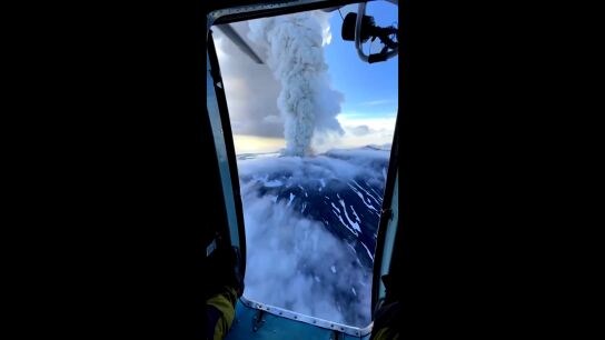 Entra en erupci&oacute;n un segundo volc&aacute;n en Rusia despu&eacute;s del terremoto de intensidad 8,8