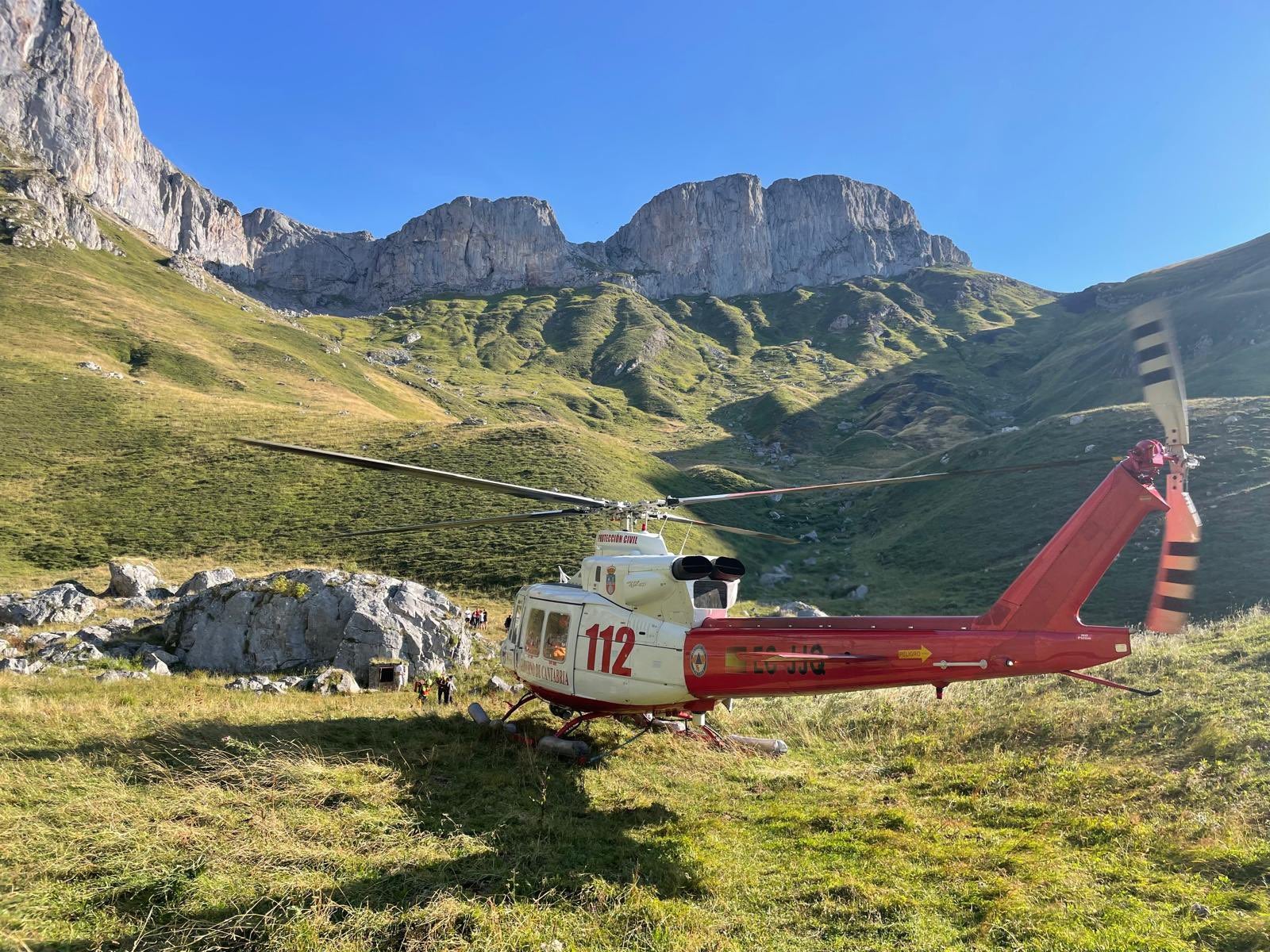 Rescatado un niño madrileño de 10 años herido tras una caída en Picos de Europa Rescatado un niño madrileño de 10 años herido tras una caída en Picos de Europa
