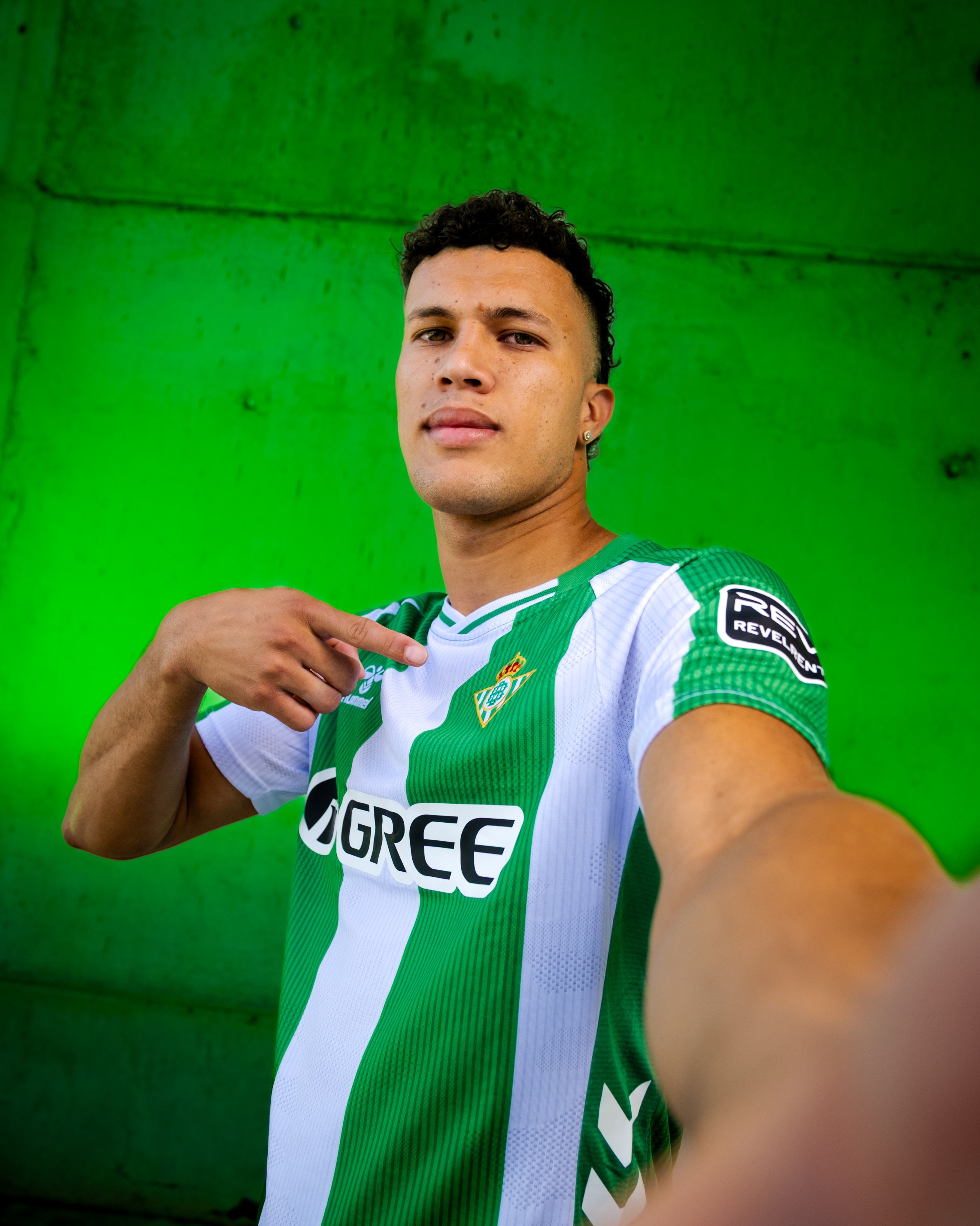 OFICIAL: Deossa firma con el Betis y viaja a Marbella con la plantilla OFICIAL: Deossa firma con el Betis y viaja a Marbella con la plantilla
