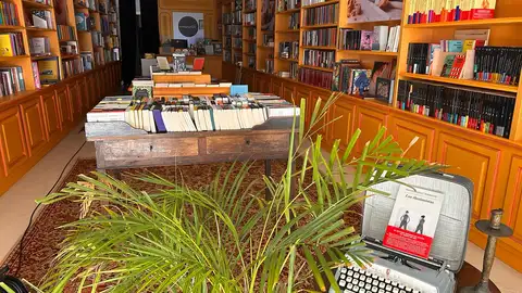 Librería Cronopios de Santiago de Compostela Cronopios empieza nueva etapa en el centro histórico de Compostela