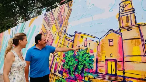 Una nueva pintura mural da la bienvenida a vecinos y visitantes en Finestrat Una nueva pintura mural da la bienvenida a vecinos y visitantes en Finestrat