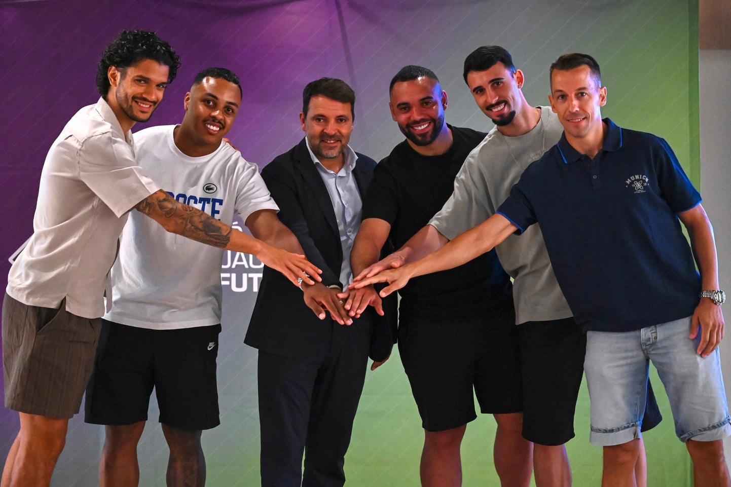 El Illes Balears Palma Futsal da la bienvenida a sus cinco refuerzos para la nueva temporada: Lucão, Lin, Alisson, Deivão y Dennis El Illes Balears Palma Futsal da la bienvenida a sus cinco refuerzos para la nueva temporada: Lucão, Lin, Alisson, Deivão y Dennis
