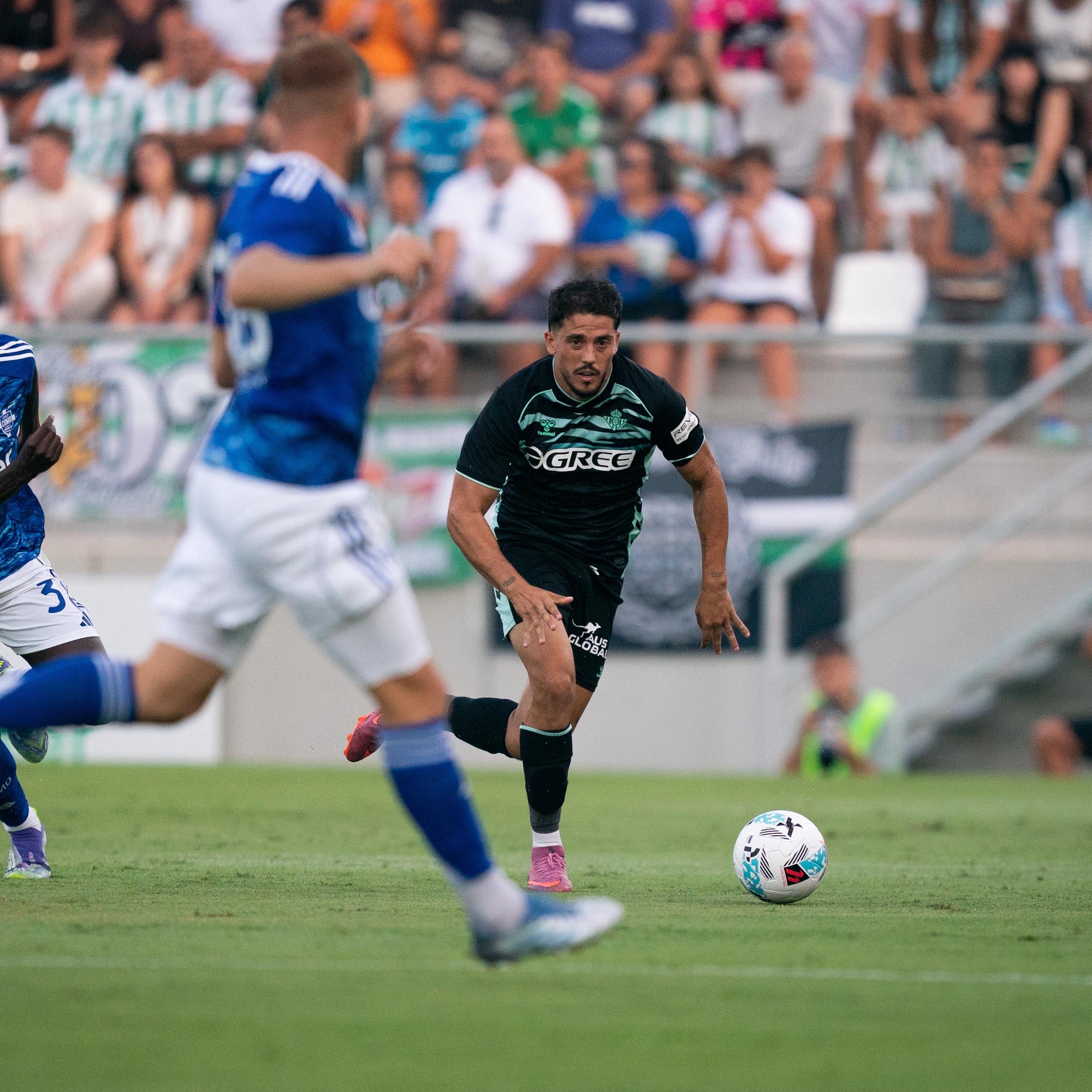 (2-3) Lío, bronca y derrota del Betis ante el Como (2-3) Lío, bronca y derrota del Betis ante el Como