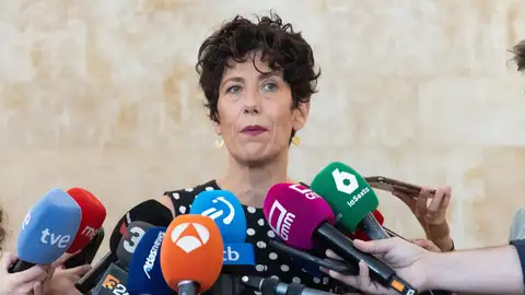 La ministra de Inclusión, Seguridad Social y Migraciones, Elma Saiz, atiende a los medios a su salida de la reunión con el Observatorio contra el Racismo y la Xenofobia tras los sucesos de Torre Pacheco, en la sede del Ministerio, a 24 de julio de 2025, e - Eduardo Parra - Europa Press La ministra de Inclusión, Seguridad Social y Migraciones, Elma Saiz, atiende a los medios a su salida de la reunión con el Observatorio contra el Racismo y la Xenofobia tras los sucesos de Torre Pacheco, en la sede del Ministerio, a 24 de julio de 2025, e - Eduardo Parra - Europa Press