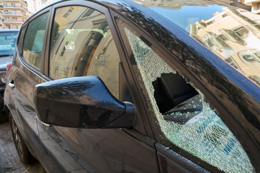 La Guardia Civil avisa: nunca dejes este objeto en la guantera de tu coche, podría poner en peligro a tu familia La Guardia Civil avisa: nunca dejes este objeto en la guantera de tu coche, podría poner en peligro a tu familia
