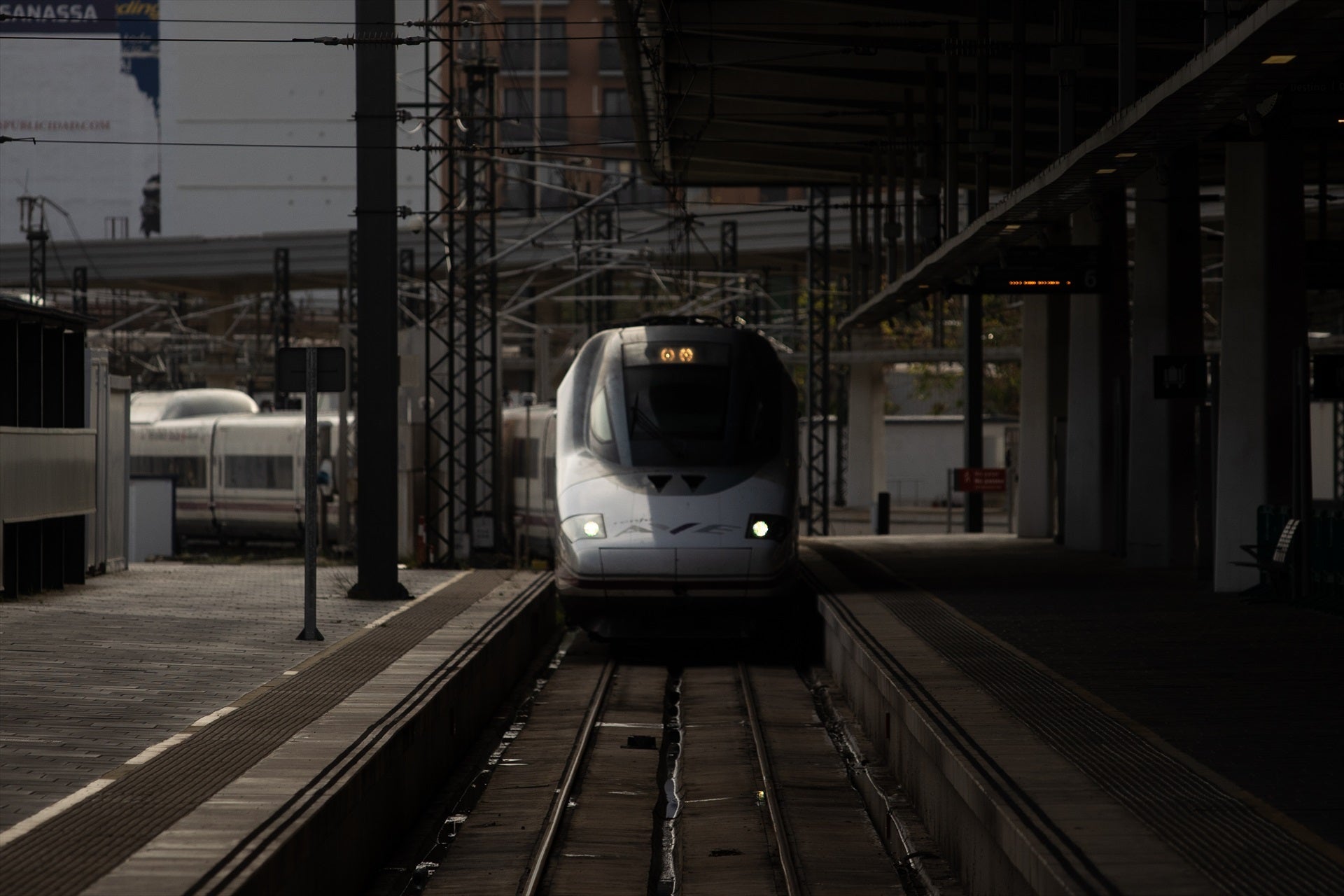 Los trenes que unen Madrid y Levante sufren hasta una hora de retraso por una incidencia en la señalización Los trenes que unen Madrid y Levante sufren hasta una hora de retraso por una incidencia en la señalización