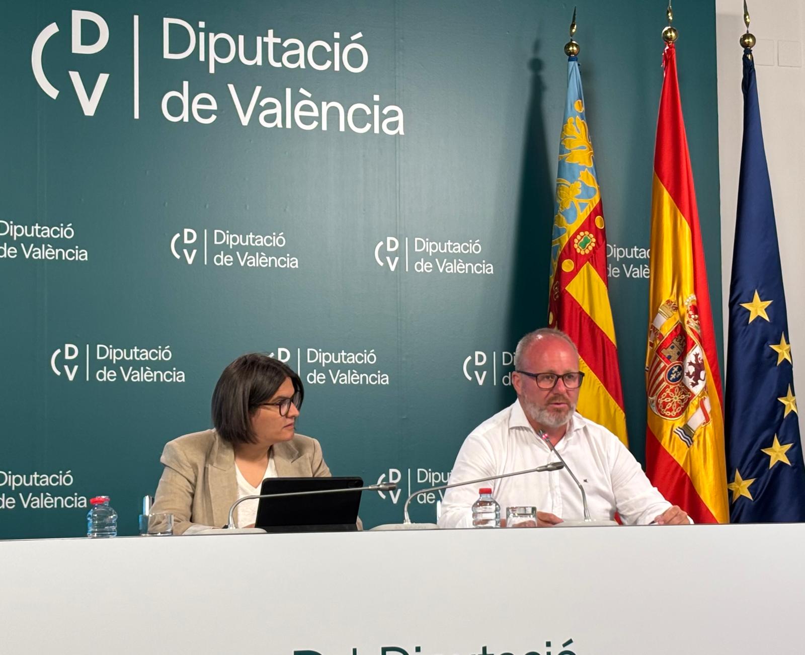 La Diputación de València asegura que nunca han abandonado la mesa de negociación con los bomberos del Consorcio Provincial La Diputación de València asegura que nunca han abandonado la mesa de negociación con los bomberos del Consorcio Provincial
