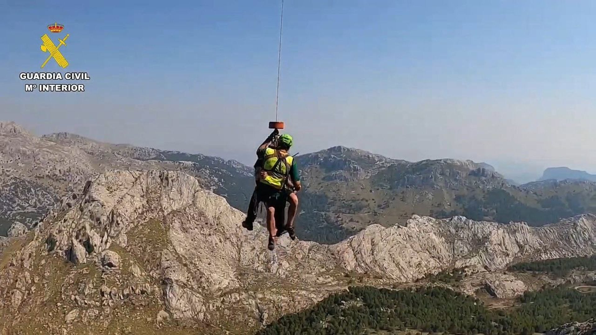 El escalador herido en el Puig Major se rompió la cadera y quedó suspendido a 100 metros del suelo El escalador herido en el Puig Major se rompió la cadera y quedó suspendido a 100 metros del suelo