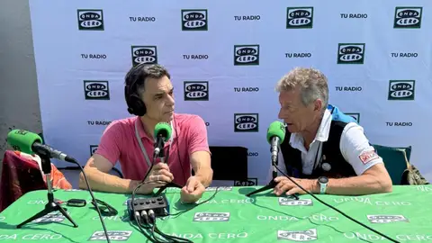 Realización del programa con el presidente del CODIS, Juan Manuel Feliz, al micrófono Realización del programa con el presidente del CODIS, Juan Manuel Feliz, al micrófono