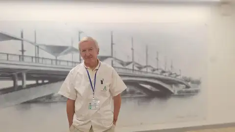 El ginecólogo Antonio Jiménez Caraballo, que ha llevado a cabo la intervención. - JUNTA DE ANDALUCÍA El ginecólogo Antonio Jiménez Caraballo, que ha llevado a cabo la intervención. - JUNTA DE ANDALUCÍA