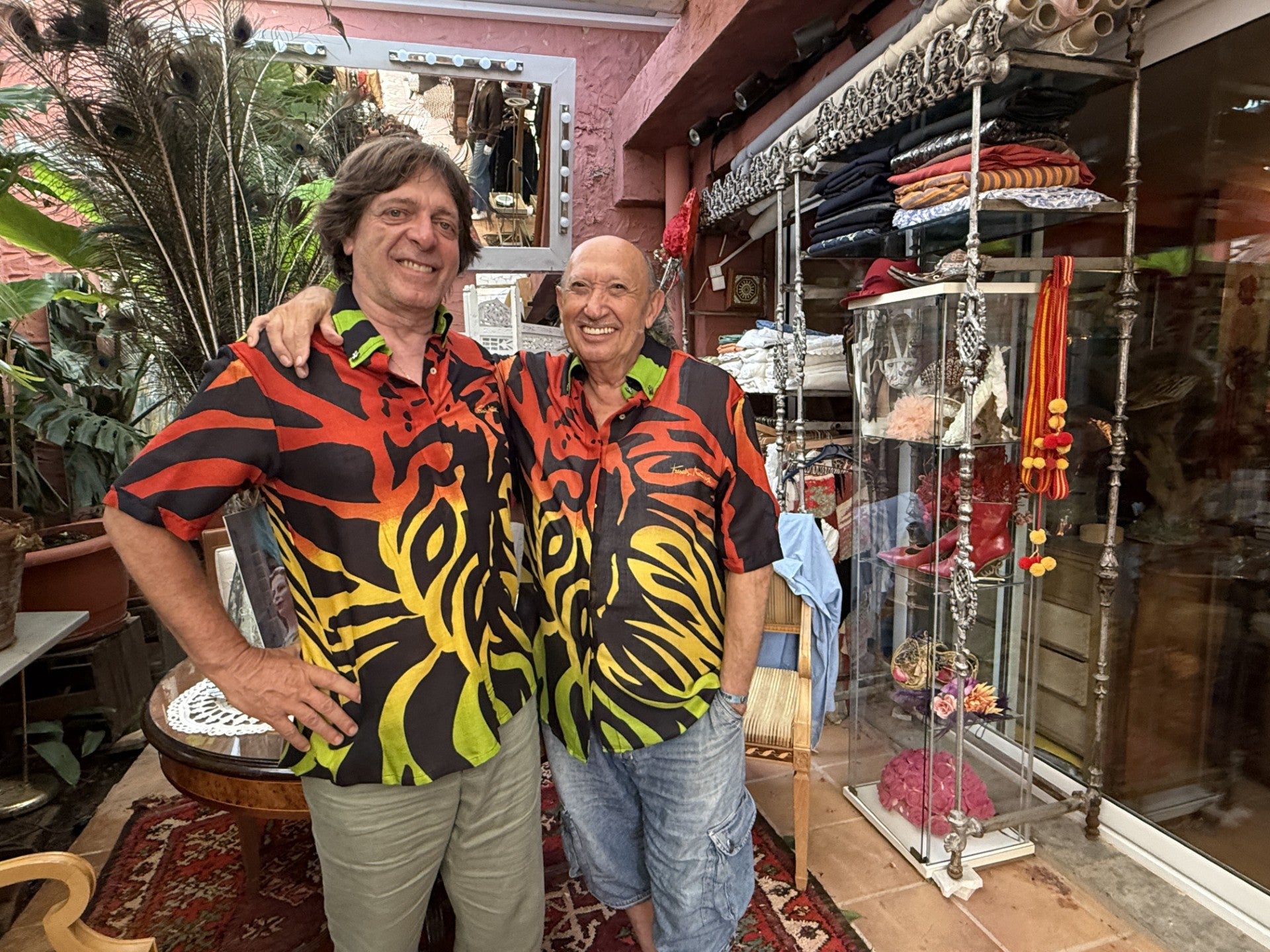 El valenciano Francis Montesinos ha diseñado una camisa edición limitada por el 30 aniversario del Rototom El valenciano Francis Montesinos ha diseñado una camisa edición limitada por el 30 aniversario del Rototom