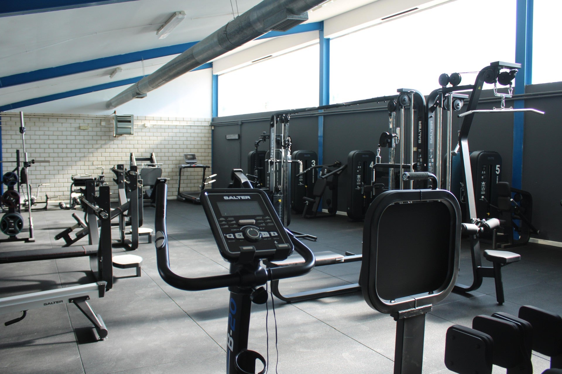 El Ayuntamiento abre la sala de musculación de las pistas de atletismo El Ayuntamiento abre la sala de musculación de las pistas de atletismo