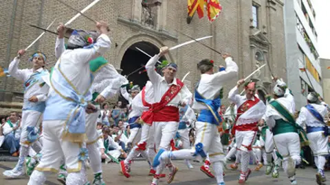 Último ensayo de los Danzantes de Huesca antes de las fiestas laurentinas Último ensayo de los Danzantes de Huesca antes de las fiestas laurentinas