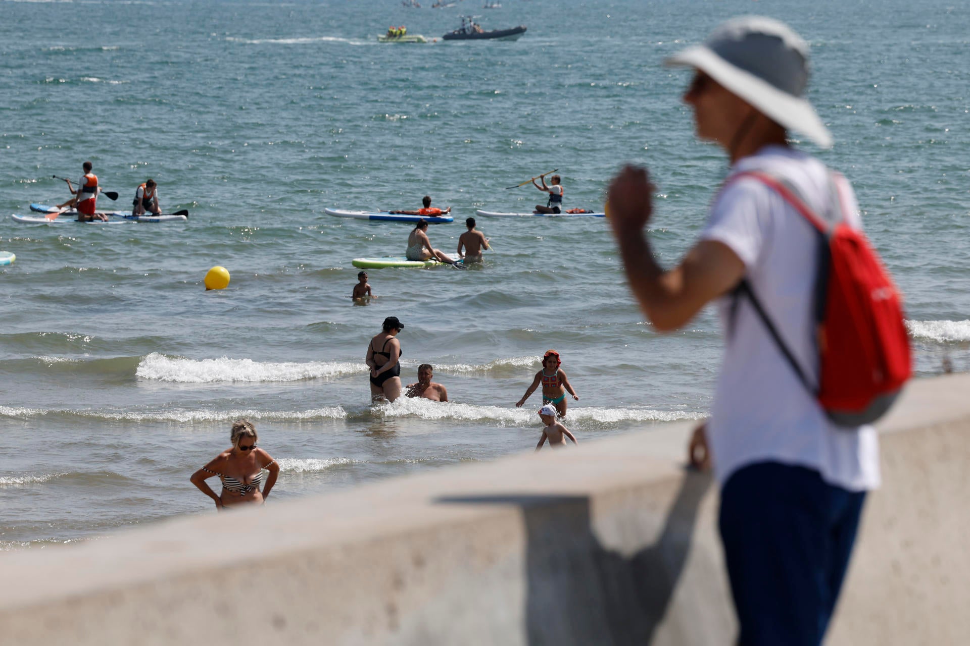 España, a las puertas de un fin de semana de calor extremo: estas 36 provincias tienen avisos por temperaturas altas España, a las puertas de un fin de semana de calor extremo: estas 36 provincias tienen avisos por temperaturas altas