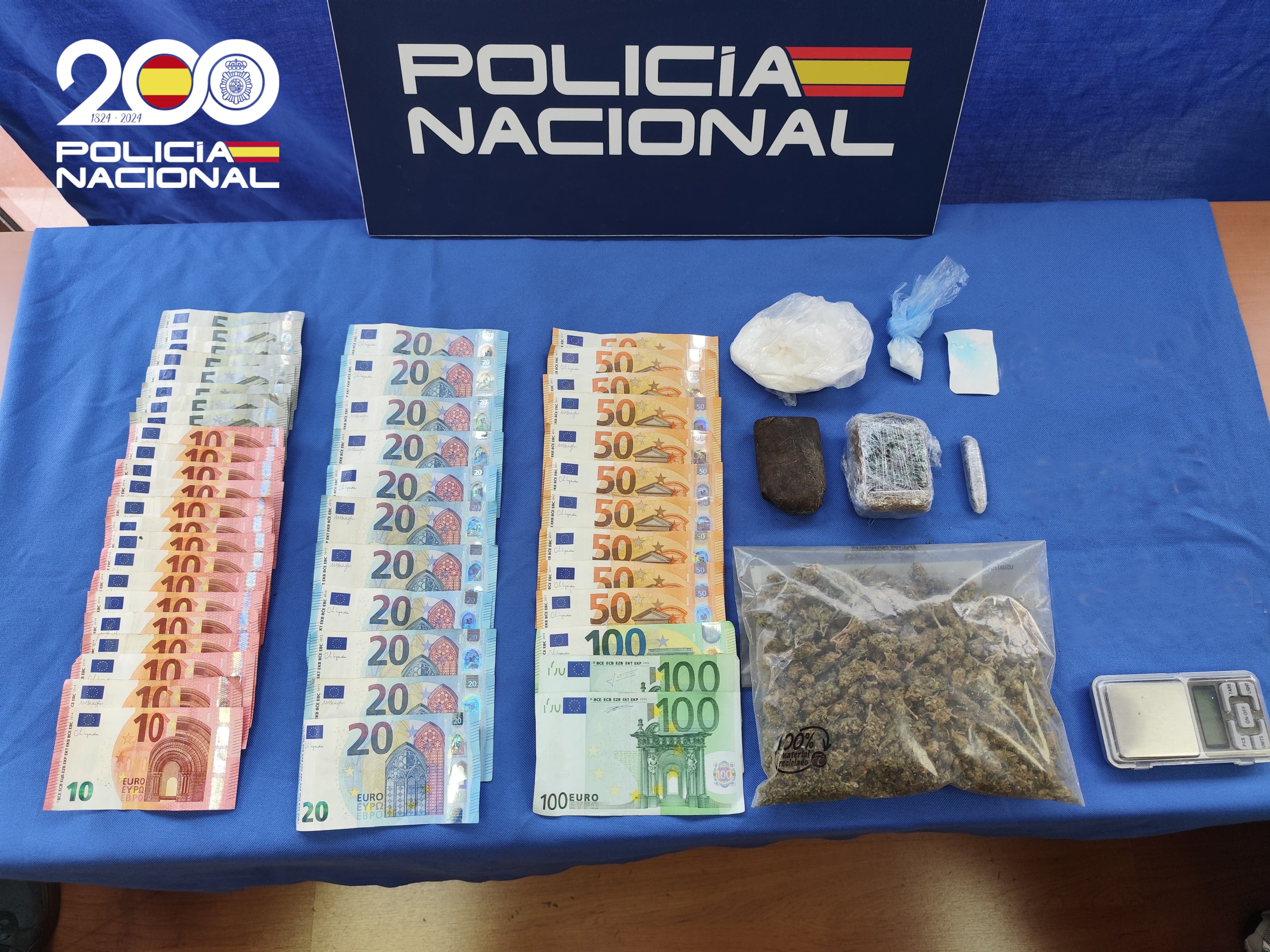 Tres detenidos en Palma por traficar con drogas en un punto de venta activo en El Rafal Tres detenidos en Palma por traficar con drogas en un punto de venta activo en El Rafal