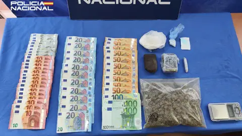 La Policía incauta cerca de 340 gramos de estupefacientes en una operación en Palma contra el tráfico de drogas La Policía incauta cerca de 340 gramos de estupefacientes en una operación en Palma contra el tráfico de drogas