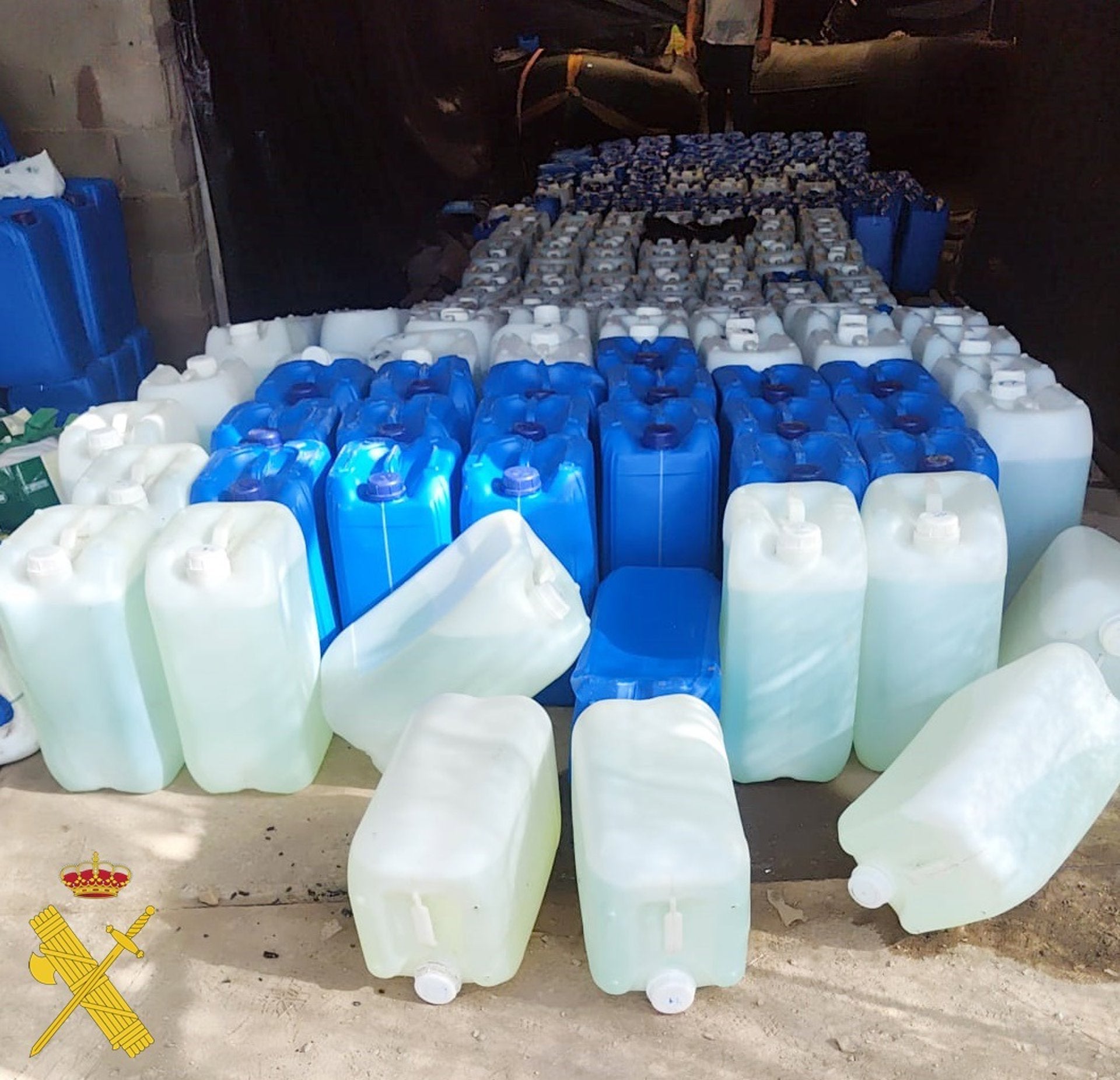 Detenidos dos hombres en Adra y El Ejido con más de 10.000 litros de gasolina sin medidas de seguridad Detenidos dos hombres en Adra y El Ejido con más de 10.000 litros de gasolina sin medidas de seguridad