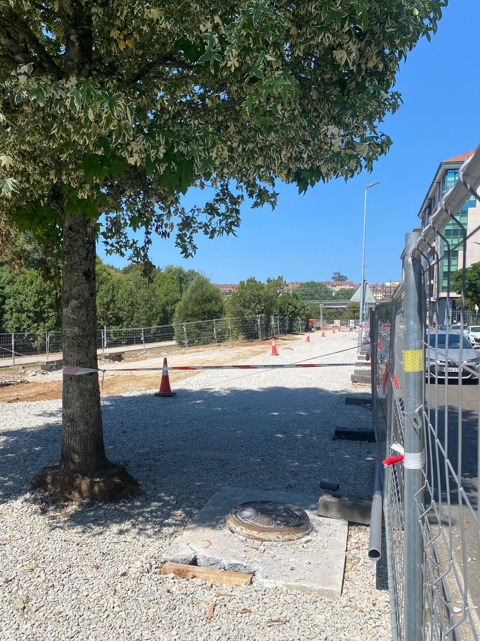 Avanzan los trabajos en el barrio verde de Pontepedriña con la retirada de especies exóticas e invasoras Avanzan los trabajos en el barrio verde de Pontepedriña con la retirada de especies exóticas e invasoras