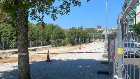Avanzan los trabajos en el barrio verde de Pontepedriña con la retirada de especies exóticas e invasoras Avanzan los trabajos en el barrio verde de Pontepedriña con la retirada de especies exóticas e invasoras