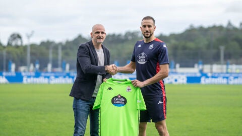 Fernando Soriano y Helton Leite, el día de la presentación del portero brasileiro Fernando Soriano y Helton Leite, el día de la presentación del portero brasileiro