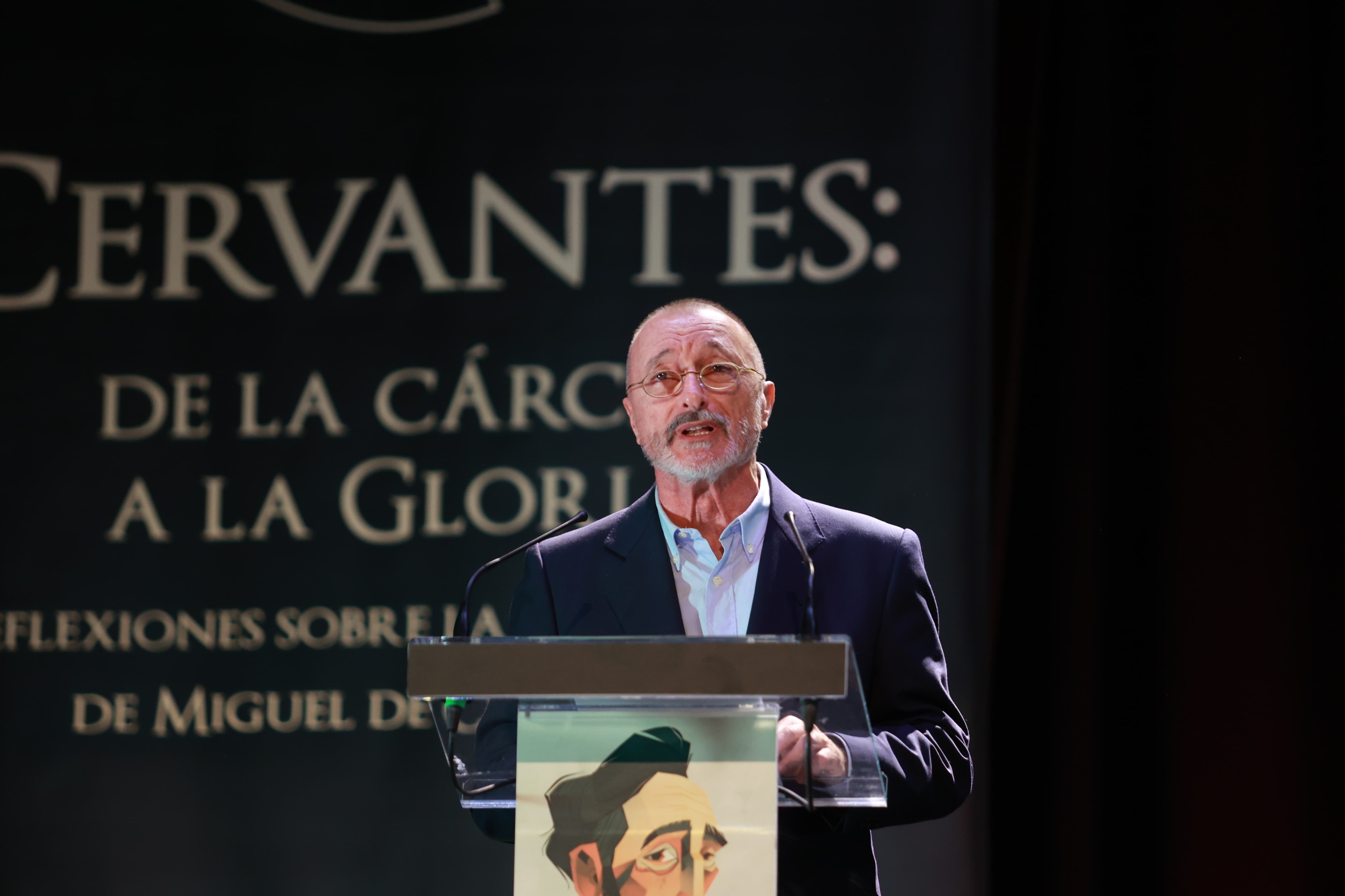 Pérez-Reverte revela su opinión sobre la Mezquita-Catedral de Córdoba tras el incendio: "Desde que la pisé por primera vez..." Pérez-Reverte revela su opinión sobre la Mezquita-Catedral de Córdoba tras el incendio: "Desde que la pisé por primera vez..."