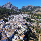 Vista aérea de Grazalema (Cádiz) Vista aérea de Grazalema (Cádiz)