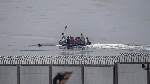 El Gobierno avanza "hasta tres nuevos traslados" a la Península de menores migrantes "en los próximos días" El Gobierno avanza "hasta tres nuevos traslados" a la Península de menores migrantes "en los próximos días"