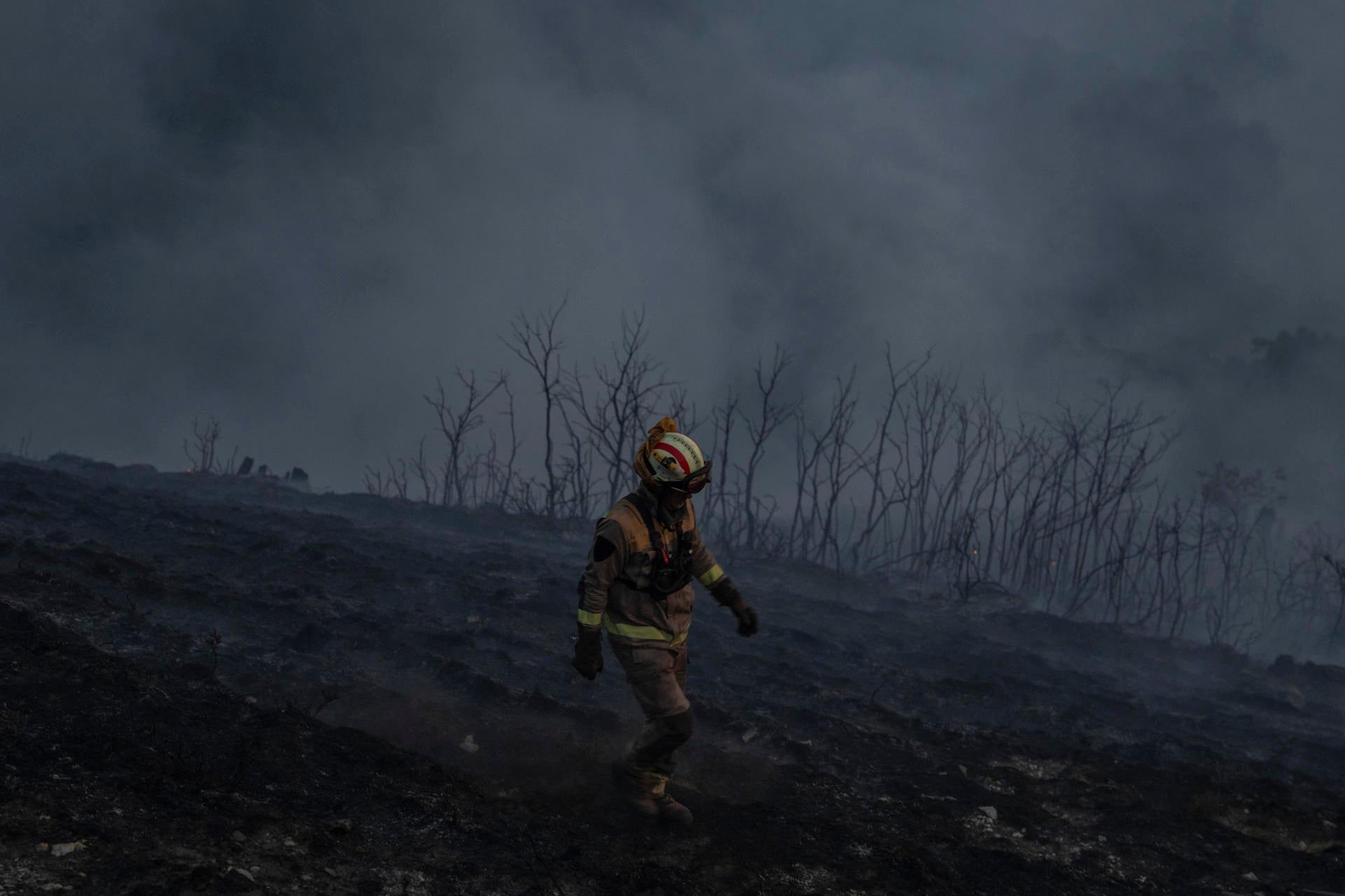 Investigan a una mujer sospechosa de haber provocado varios incendios en Muxía (Coruña) Investigan a una mujer sospechosa de haber provocado varios incendios en Muxía (Coruña)