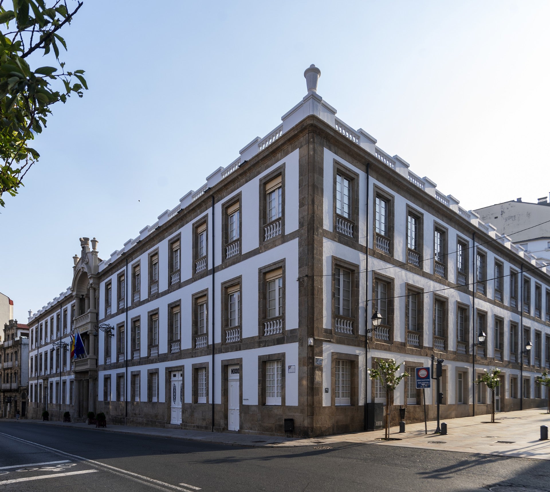 Restaurada a fachada da Deputación de Ourense Restaurada a fachada da Deputación de Ourense
